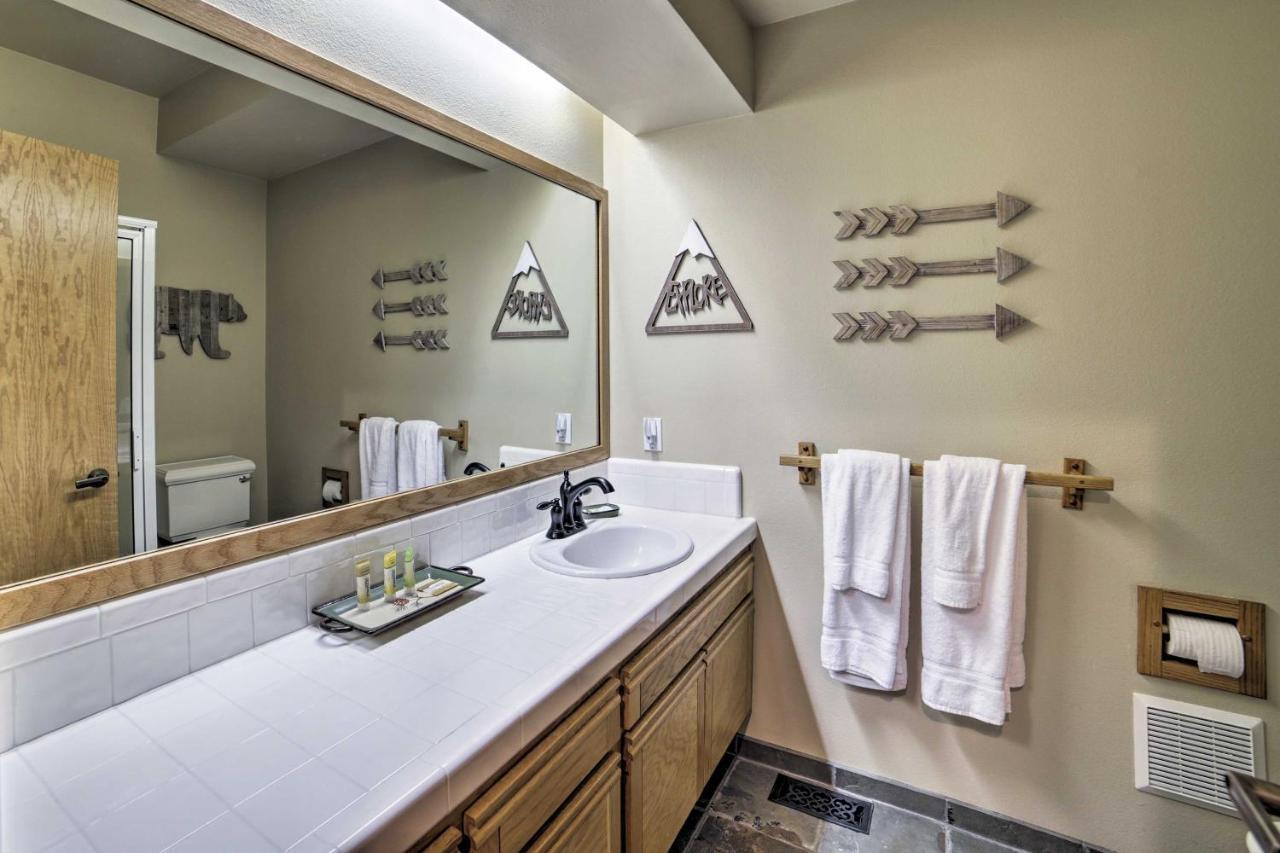 Apartment Vacation With Community Hot Tub