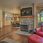 Mammoth Lakes Vacation Rental With Community Hot Tub